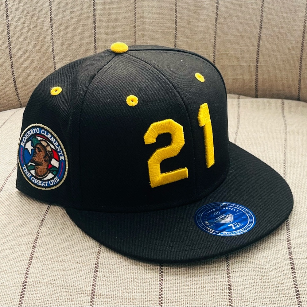 ROBERTO CLEMENTE #21 Ebbets Field Flannels Signature Series Ballpark Fitted Hat